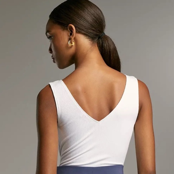 Aritzia Babaton Lido Ribbed Bodysuit in white size XS - Picture 2 of 10